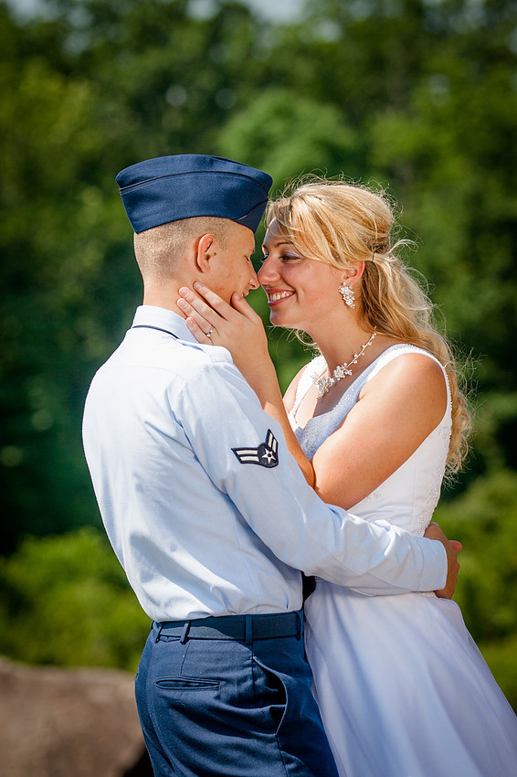 bride groom portraits gettysburg pennsylvania battlefield first look military ariforce photography photographer rose finley the focus photography do not copy copyright